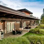 Sunrise Ridge Waterfront Resort 